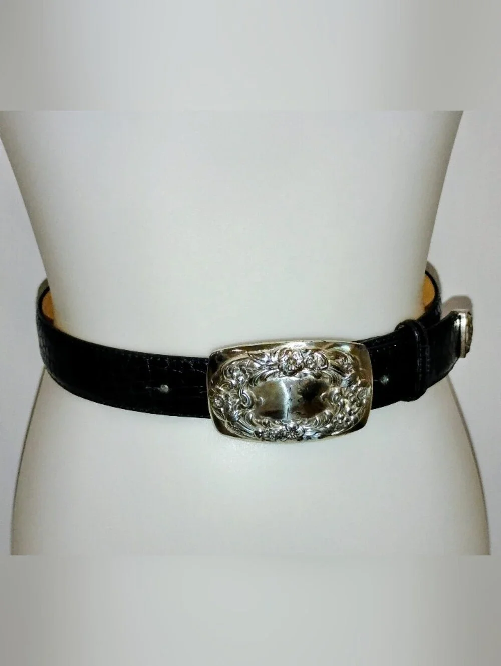 VINTAGE BRIGHTON SILVER ROSE LEATHER BELT